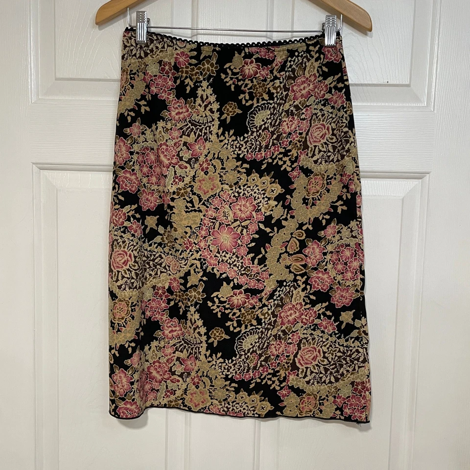 复古 AByer 花卉裙黑色粉红色棕色膝盖 Midi 铅笔花边装饰 M Whimsygoth — 第 2/4 张图片