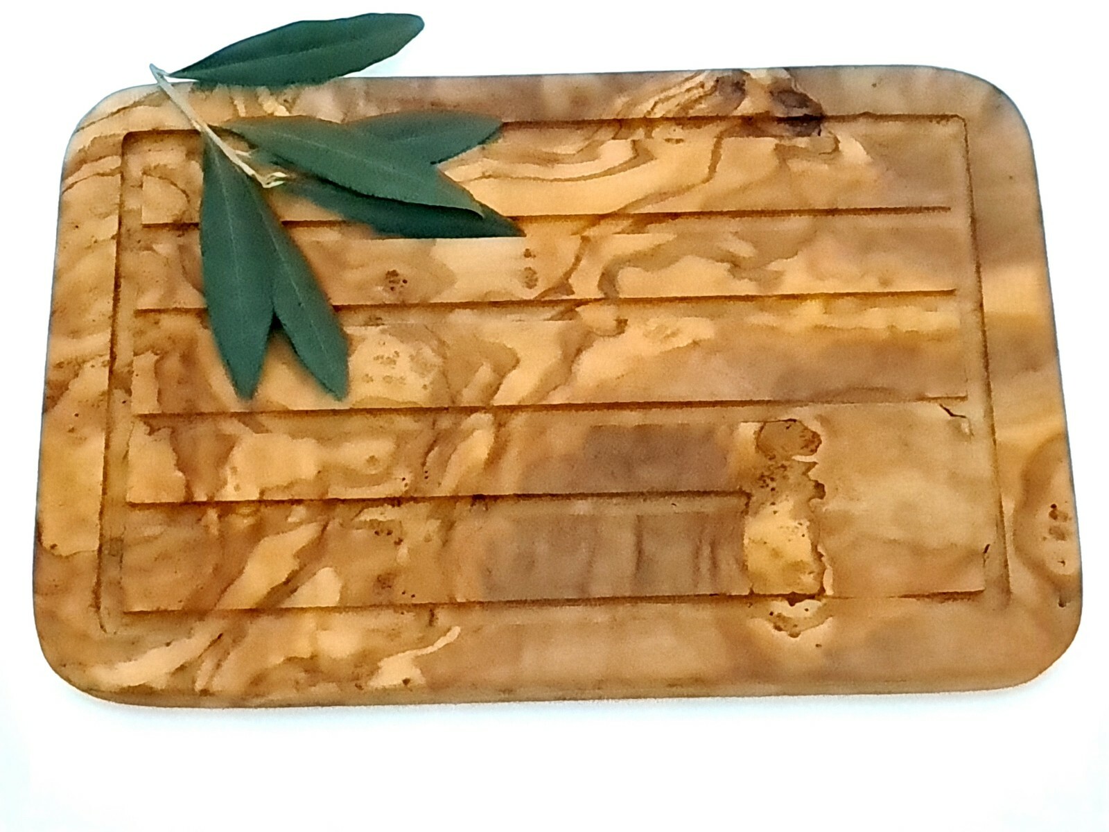 Planche à viande en bois d'olivier avec rigole et poignée ergonomique