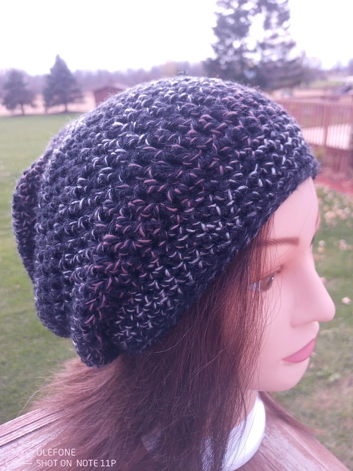 GORRO HOLGADO - Negro con Rayas Grises y Marrones - Invierno - Otoño Sombrero - Crochet - Talla: M/L Foto 3 de 4