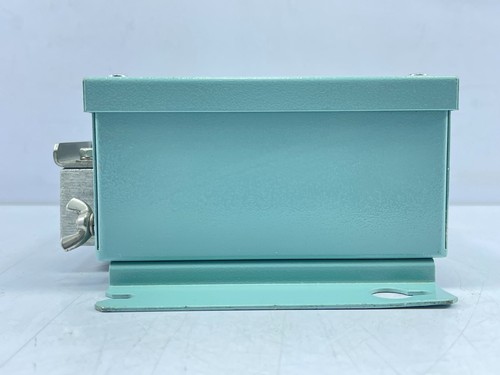Furuno Electric -Terminal Box DS-802 - Compass Safe Distance STD 2.05 STEER 1.40 - Picture 4 of 14