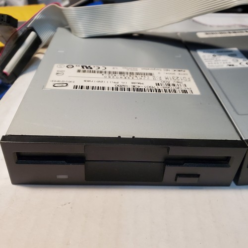 Lot 2x Black NEC FD1231M & SONY MPF920 3.5" Internal Floppy Drive & Data Cables - Afbeelding 4 van 17