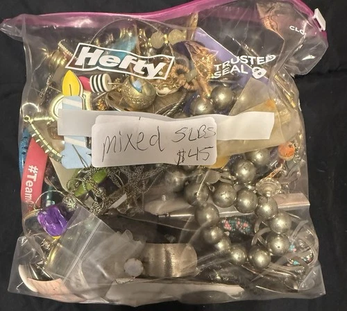 5 Lb Of Costume And New Jewelry Modern And Vintage Necklaces Bracelets Earrings