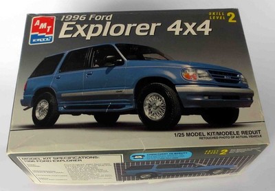 AMT ERTL 1996 Ford Explorer 4x4 SUV 4WD 4,0l V6 Model Kit 1/25 1:25 Bausatz