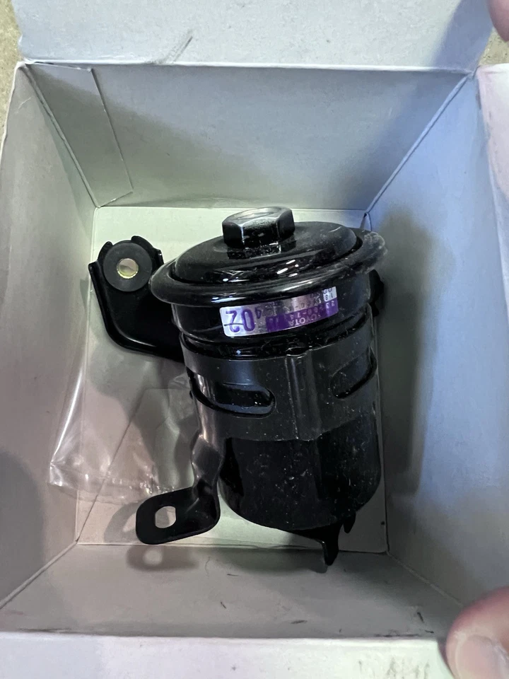 FILTRO ORIGINAL TOYOTA 23300-79545, COMBUSTIBLE (PARA EFI) OEM Foto 2 de 2