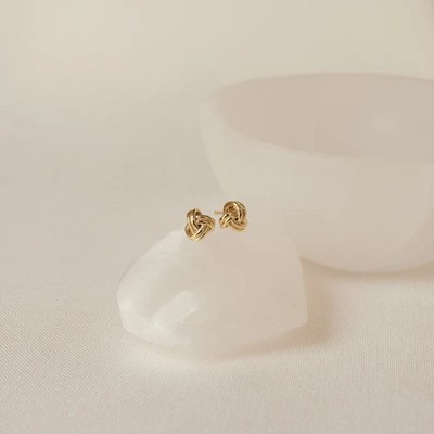 Classic Unique 14k Yellow Gold Plated Women's Stud Earring