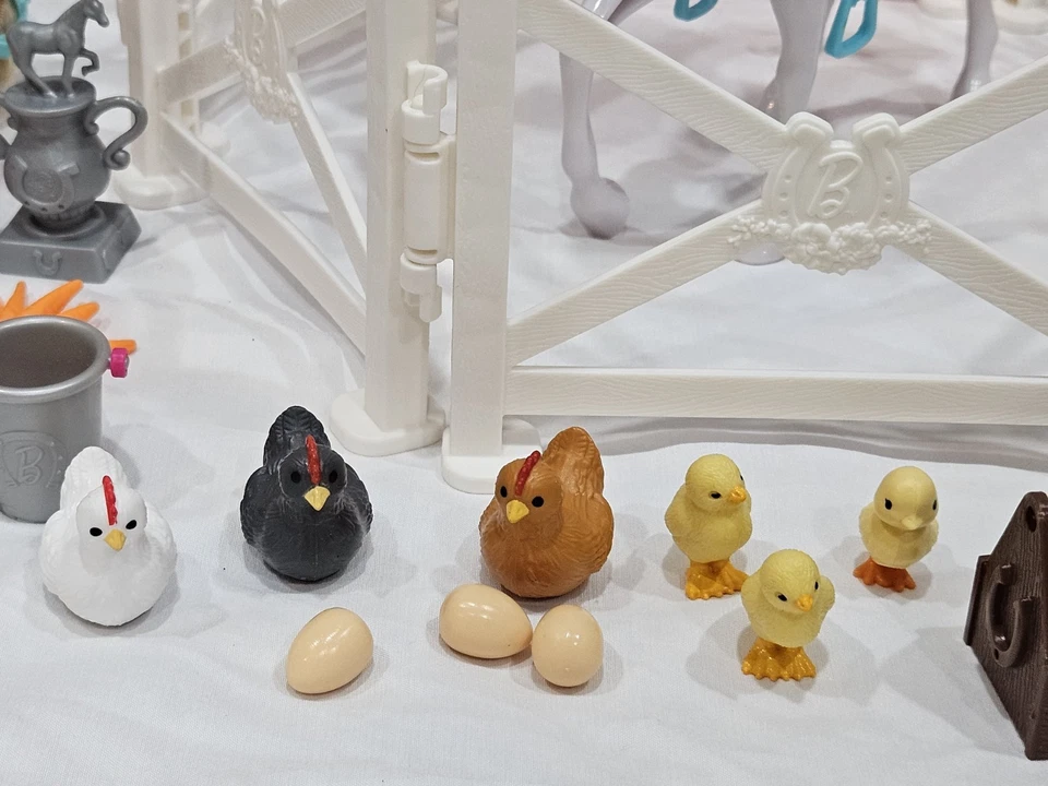 Barbie Dulce Huerto Granero Juego con Muñecas, Caballos y Animales Foto 2 de 4