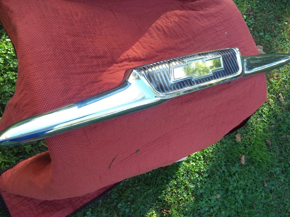 Bonita camioneta Chevrolet Apache Cameo 3100 1958 como nueva 31,5" emblema capó Foto 2 de 4