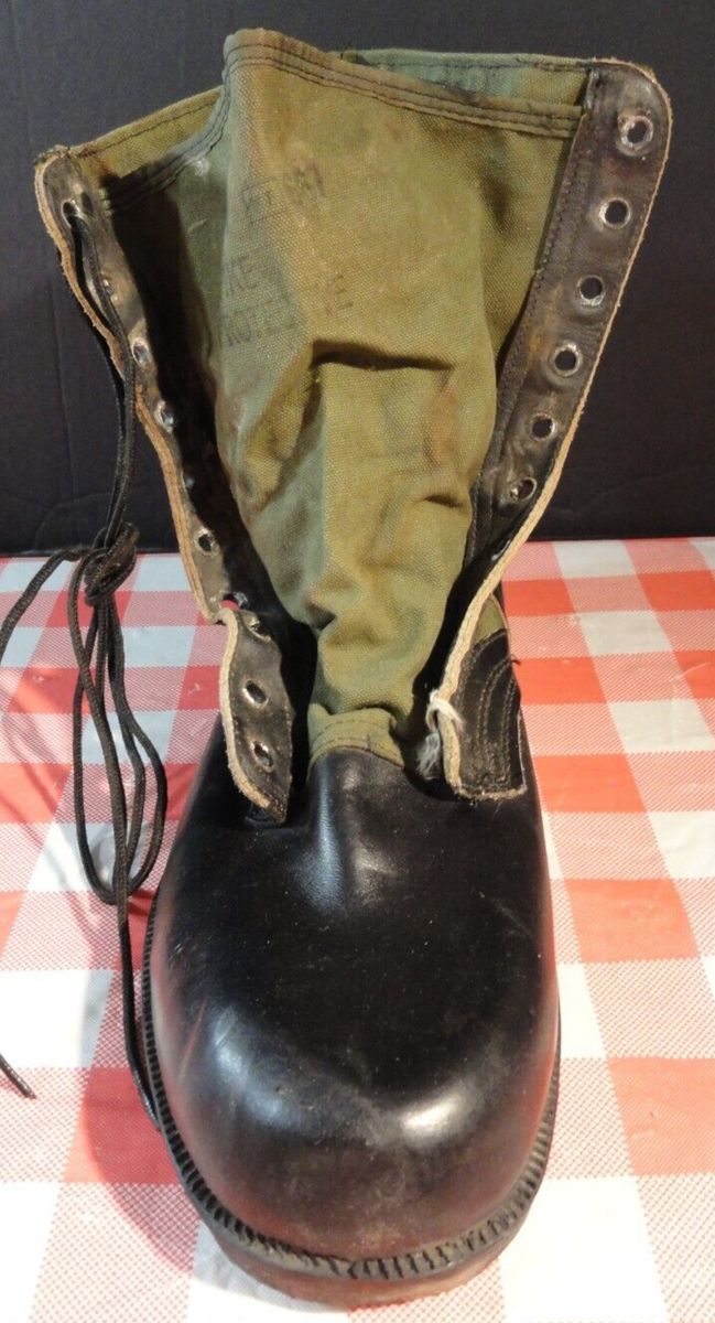 BATA 1967 VIETNAM ERA COMBAT GREEN JUNGLE SINGLE LEFT BOOT  display picture 2