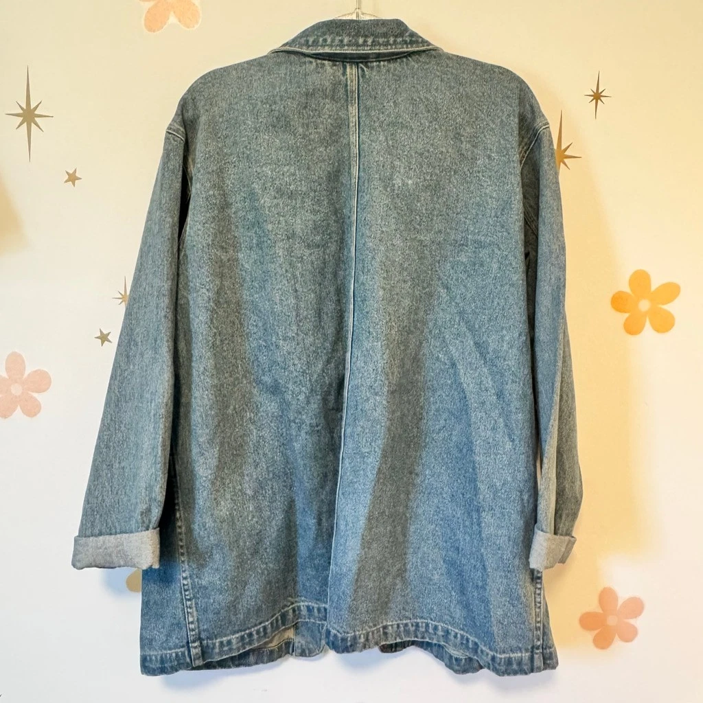 Vintage Liz Claiborne Denim Jacket Light Wash Large Pockets - product detail image 2