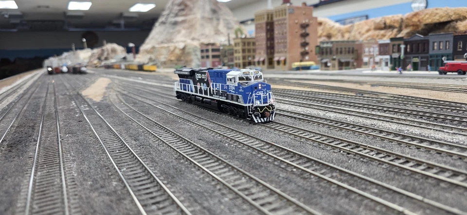 HO ScaleTrains GE ES44AC CSX Transportation "3194 Our Law Inforcement" w/DCC - Image 3 of 4