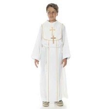 Aube communion gar?on avec croix