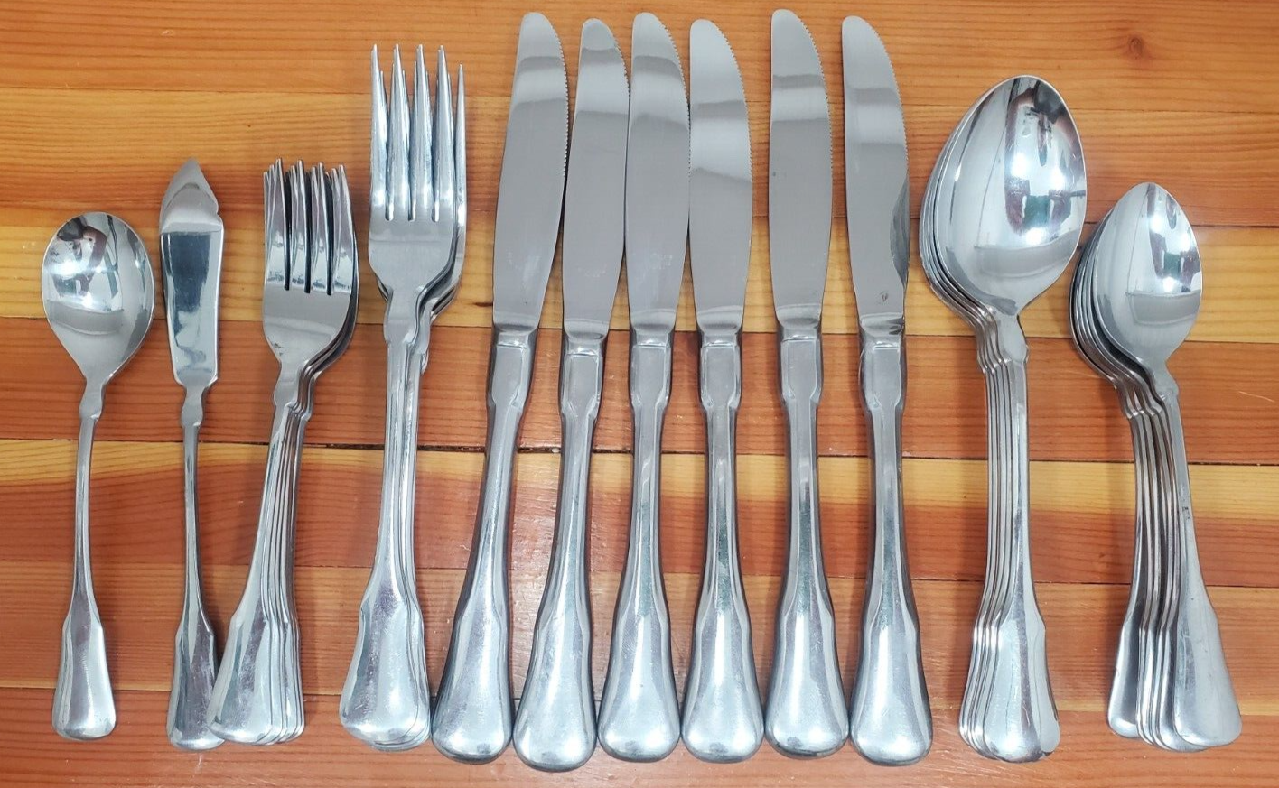 32-Piece F.B. Rogers Fiddle Handel 6-Person Flatware Set