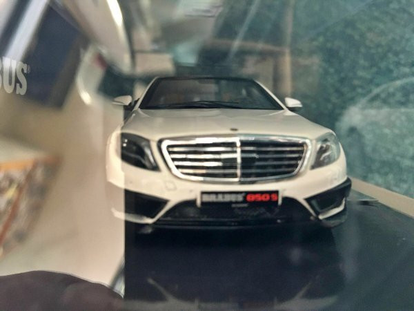 World Limited 250 BRABUS 850S63S MINICHAMPS FIRST COLLECTION World Limited 250 BRABUS 850S63S MINICHAMPS FIRST COLLECTION