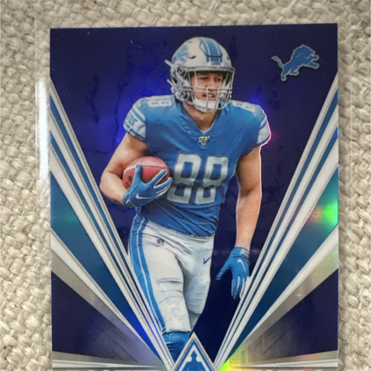 Panini - 2019 Phoenix Rookie Rising T.J. Hockenson #10 Purple /35 - Lions (NFL)