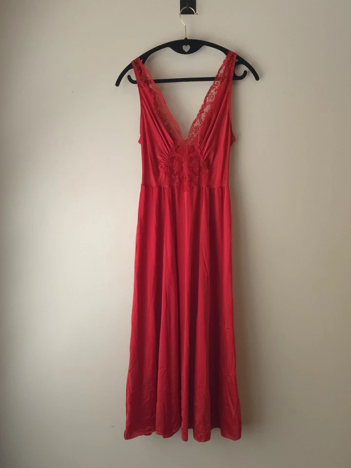 CAMISÓN VINTAGE OLGA Largo Rojo Sangre Mediano BARRIDO COMPLETO Encaje ELASTIZADO Hollywood VIXEN Foto 4 de 4