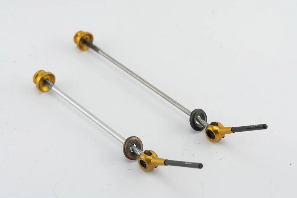 Schnellspanner-Set Tune Rennrad 100/130 35 gramm Gelb-Gold DC 135/14 carbon - Bild 2 von 3