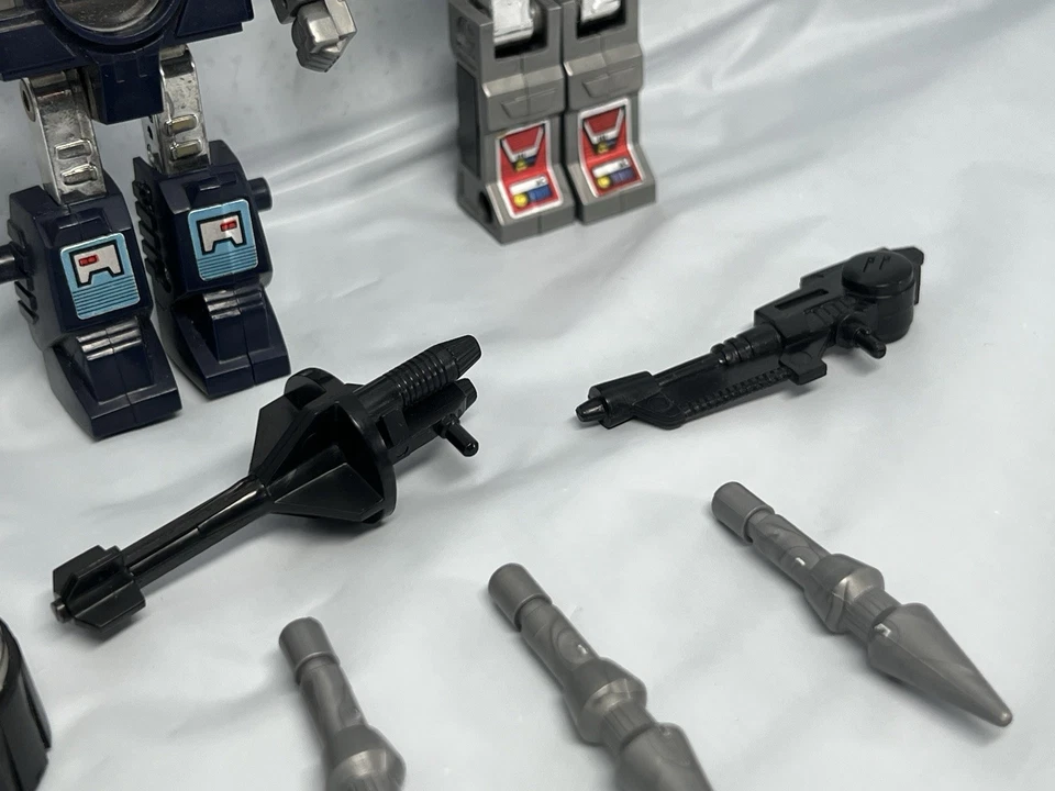 Transformers G1 Reflector 99% Complete 1983 Vintage Hasbro Takara Action Figure - Image 4 of 4