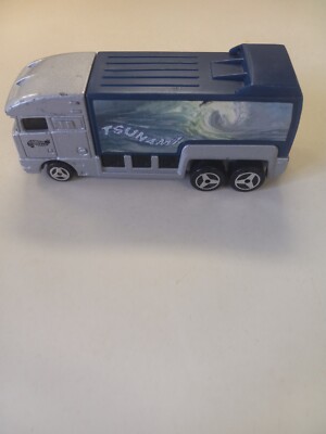 Hot Wheels 1998 Tsunami Racing Team Helpful Hauler Mattel Loose Car China 1:43