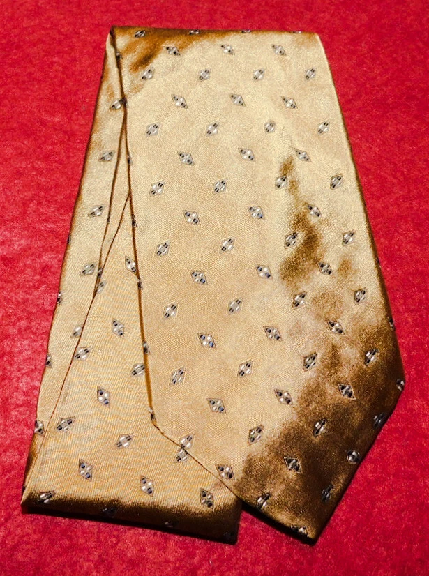 CORBATA CON MOTIVO LUNARES BEIGE/BLANCO/NEGRO TOM JAMES ROYAL CLASSIC HECHA EN EE. UU. - CORBATAS. Foto 2 de 3