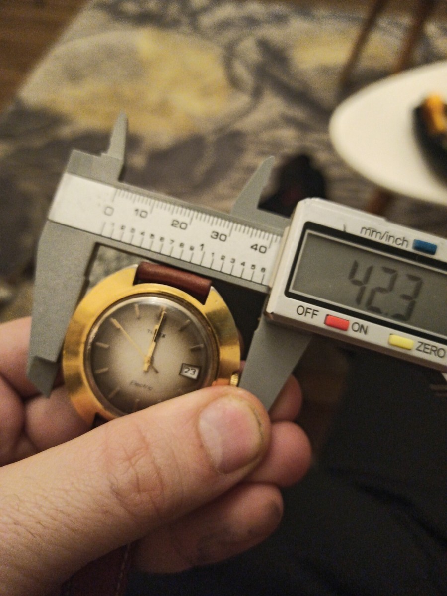 Montre Vintage TIMEX Électrique - Boîtier Et Bracelet Plaqué Or - Pour Pièces Ou Réparation
