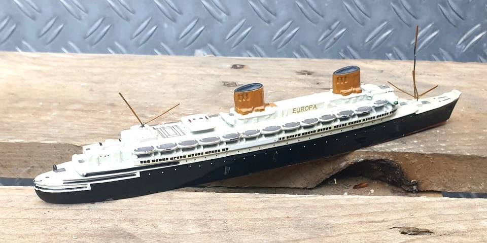 DM 2078 Wiking Passagierschiff MS Europa 1:1250 - Bild 2 von 4