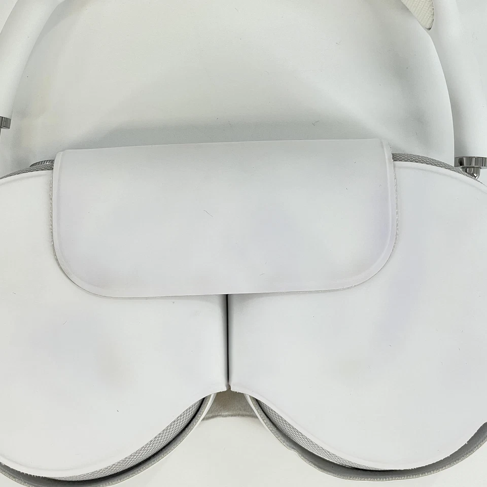 AirPods Max Lightning plateado - muy bueno con mancha marrón en diadema derecha Foto 3 de 4