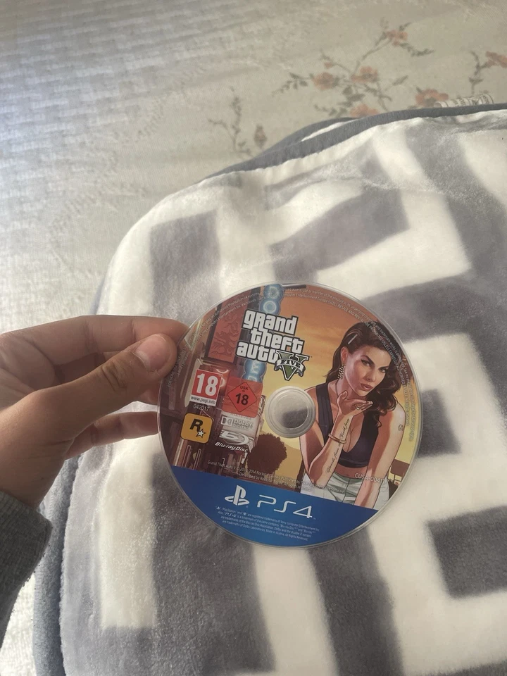 GRAND THEFT AUTO V GTA V PS4 PLAYSTATION 4 ITA 🇮🇹, foto 4 di 5