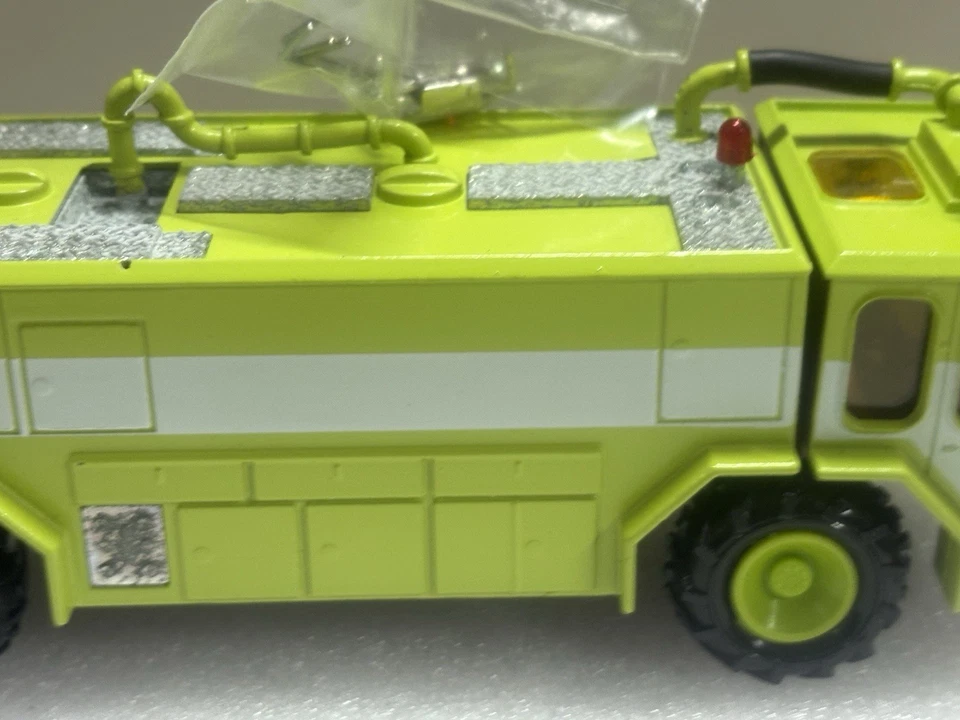 Réplica de camión Emergency One Airport Fire Crash - 1/50 CONRAD #5507 ALEMANIA Foto 4 de 4