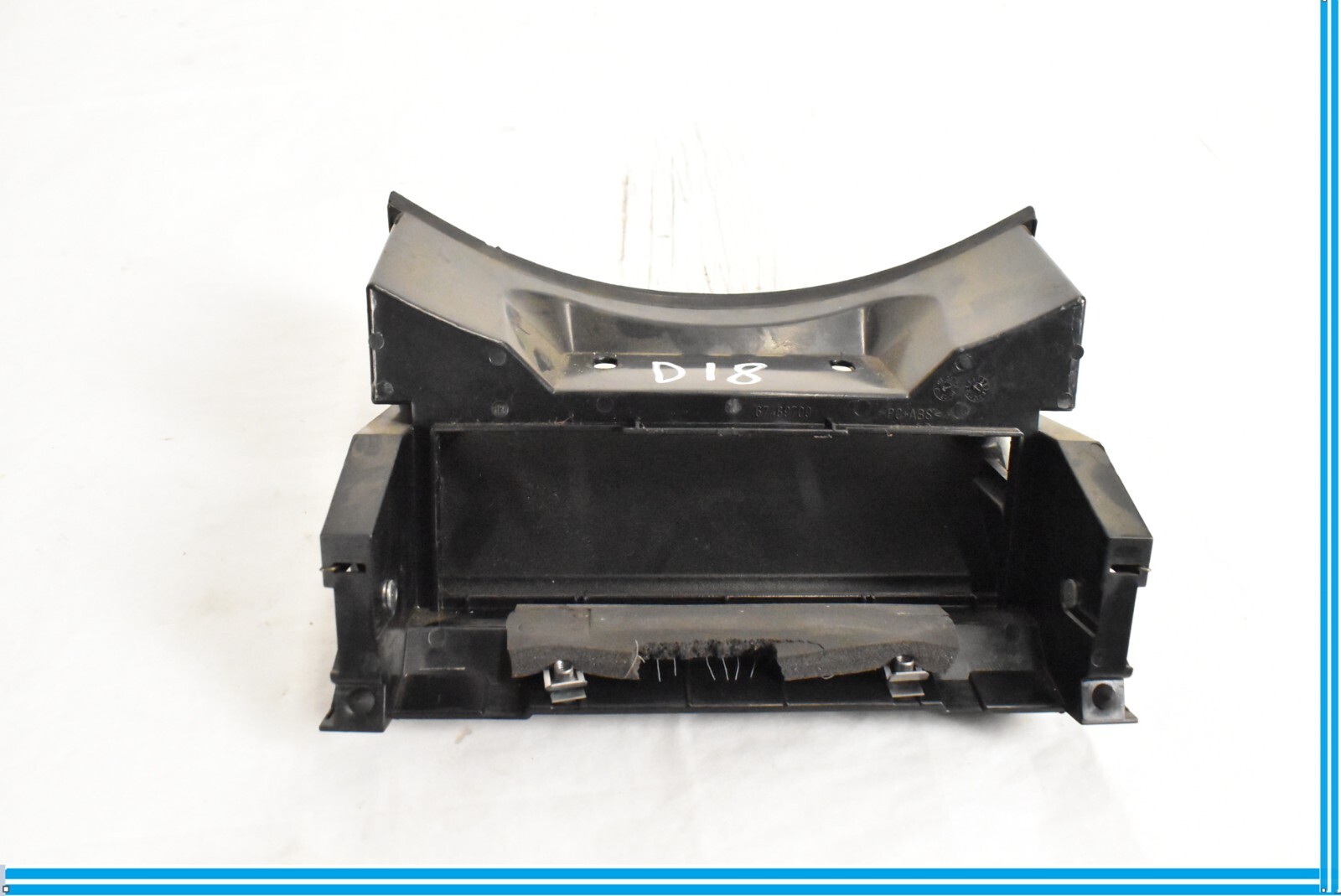 Maserati Quattroporte 2004-2008 Front Left Center console