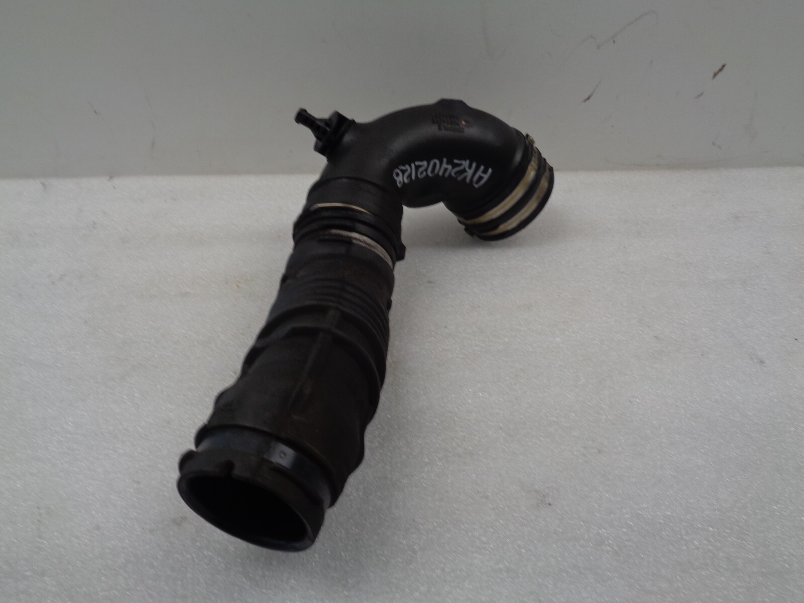 2014-2017 Maserati Ghibli Right Engine Air Intake Pipe Hose Tube OEM AK2402128