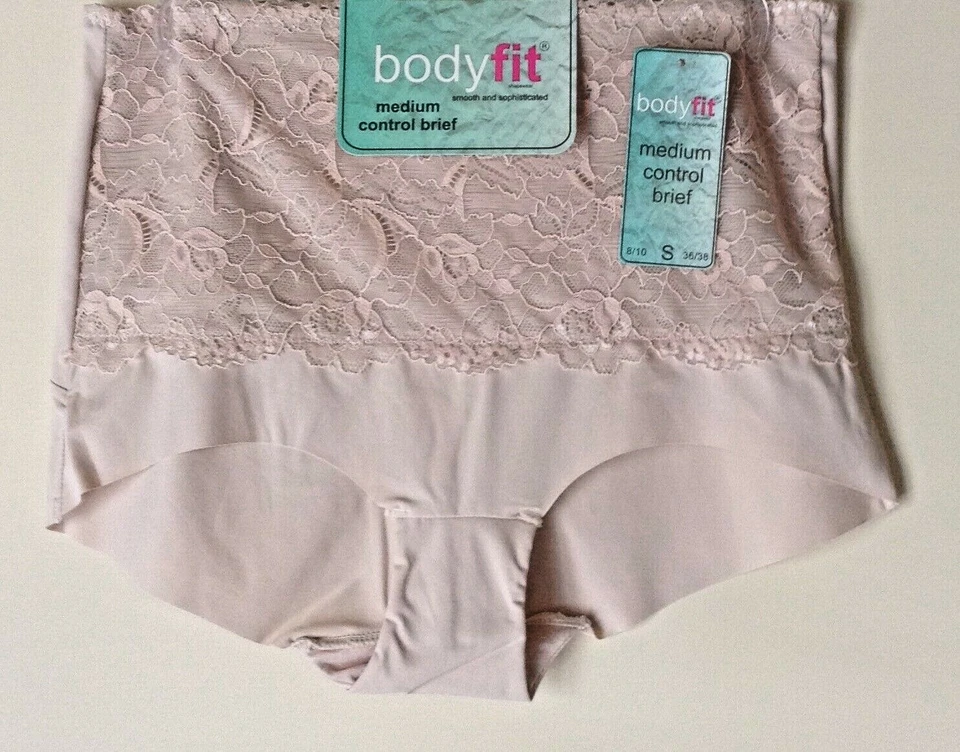 NEW LADIES NUDE OR BLACK MEDIUM CONTROL SEAMLESS SLIMMING BRIEF *BODYFIT* (4150)