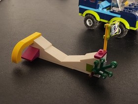 2 LEGO Friends 41321 Snow Resort Off-Road Pre Owned Assembled Retired