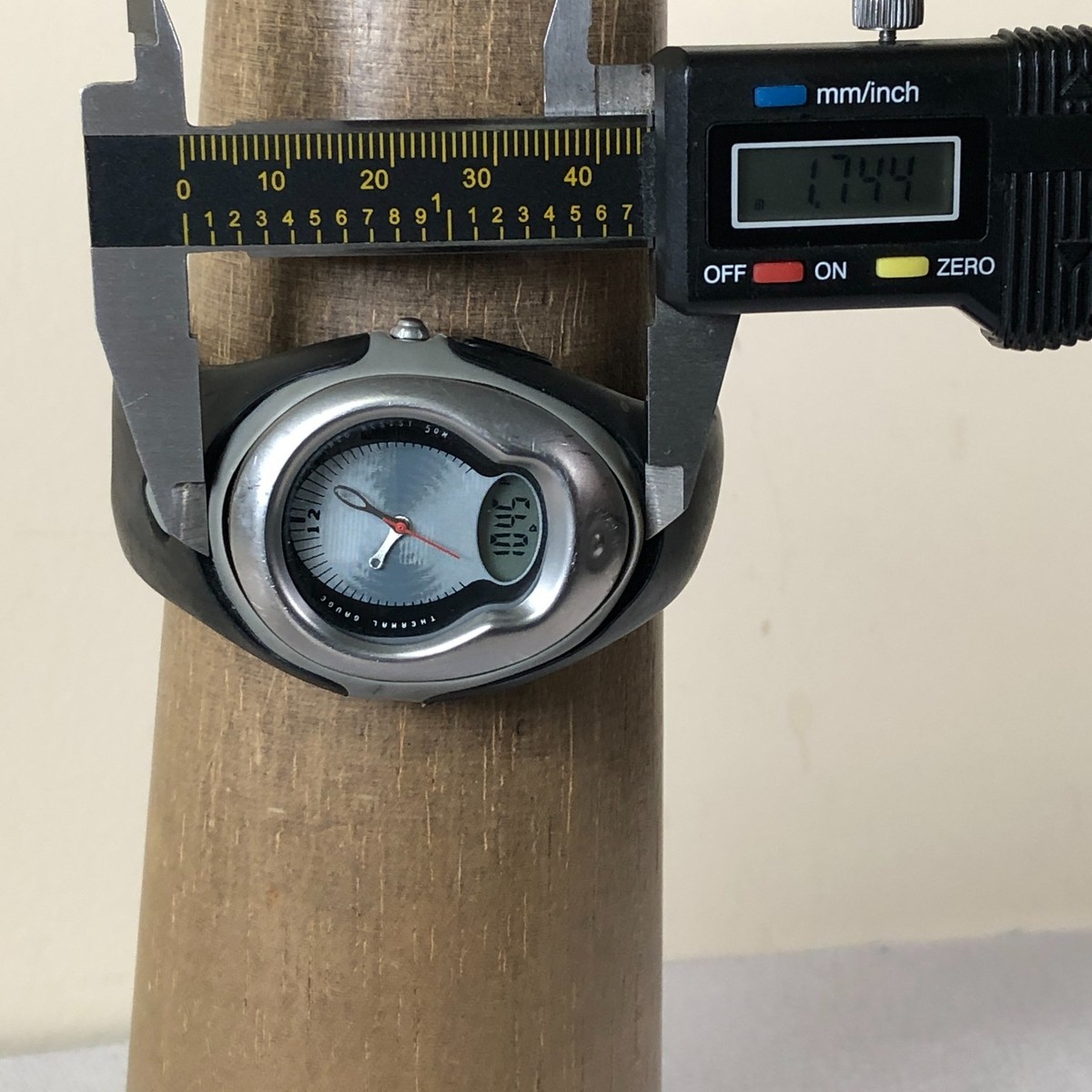 Vintage Nike ACG Unisex WA0009 Thermal Gauge Analog Digital 39mm