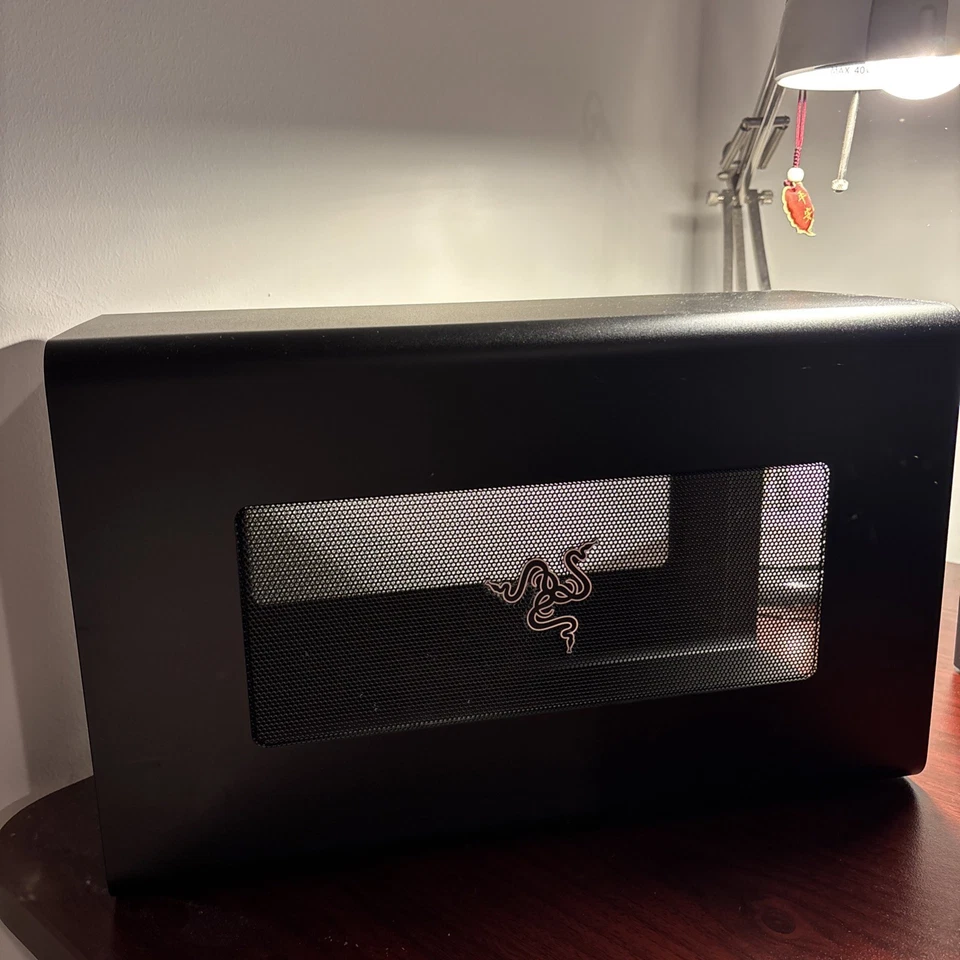 Razer Core X eGPU Gehäuse – Neuwertig – Kaufdatum 02.05.2025 – Mit Rechnung  - Bild 2 von 4