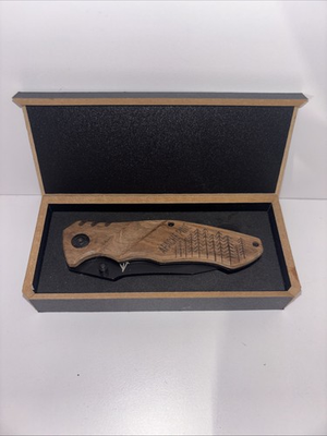 #ad Apache Pine Folding Pocket Knife 2.5quot; Stainless Plan Blade Belt Clip NIB $59.99