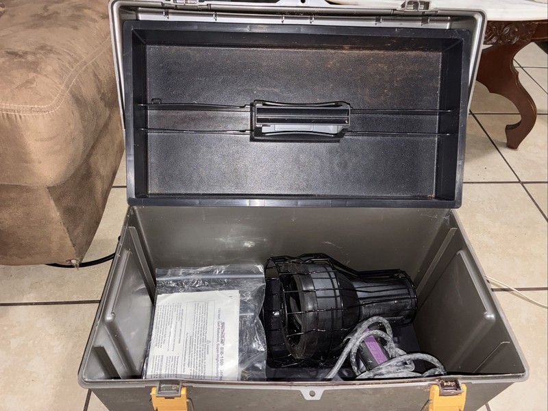 SPECTROLINE UV LIGHT LEAK TESTER W/CASE USED