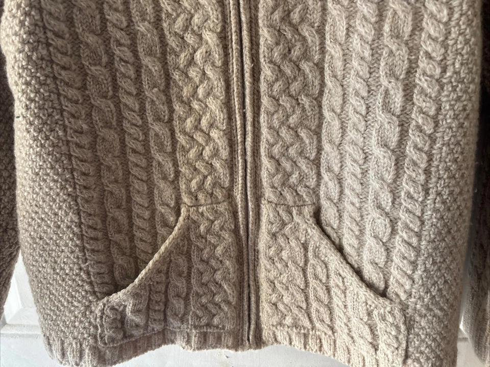 Aran Crafts 100% 美利奴羊毛 L 拉链前袋燕麦色针织毛衣 M 码 — 第 3/4 张图片