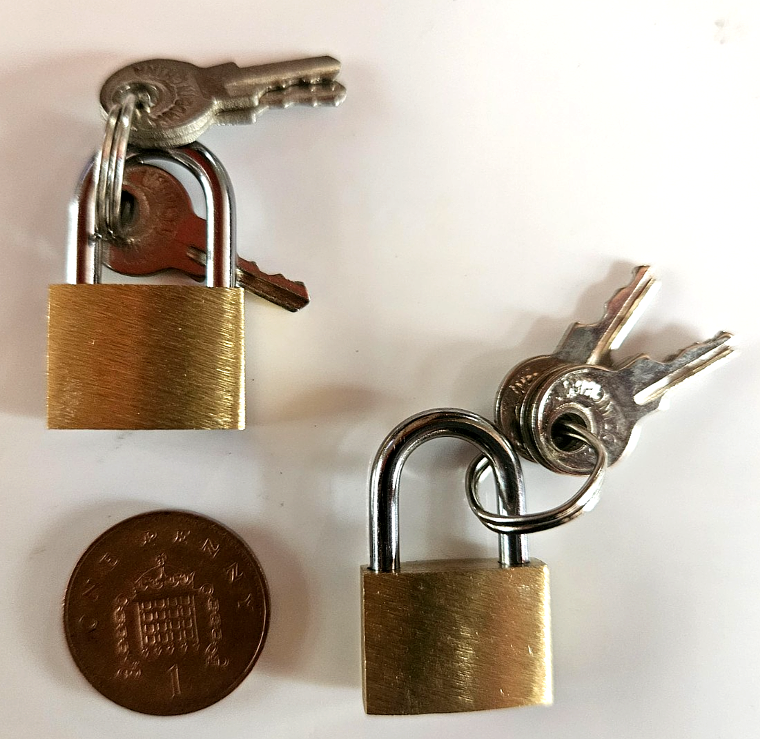 Small Brass Luggage Padlock 20mm Suitcase Bag Locker Locks with 3 Keys – 2pcs