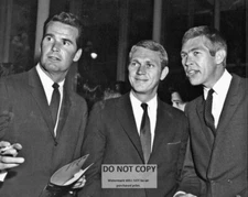 JAMES GARNER WITH STEVE McQUEEN AND JAMES COBURN - 8X10 PHOTO (ZZ-054)