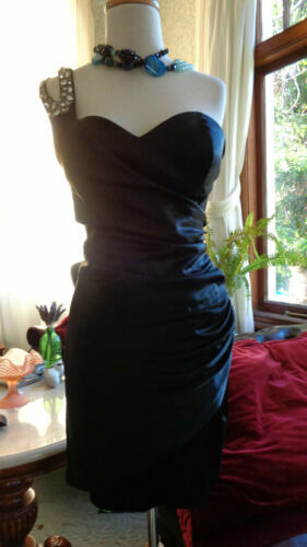 knee length dresses for ladies Laluma Midi Dress in Black, M main image 0