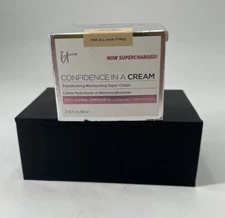 IT Cosmetics Confidence in a Cream Moisturizer (60 ml, 2 fl oz) -damaged box