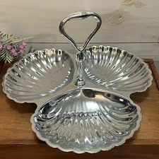 Shelton Ware Silver 3 Clam Shell Compartments Handle 10" Diameter