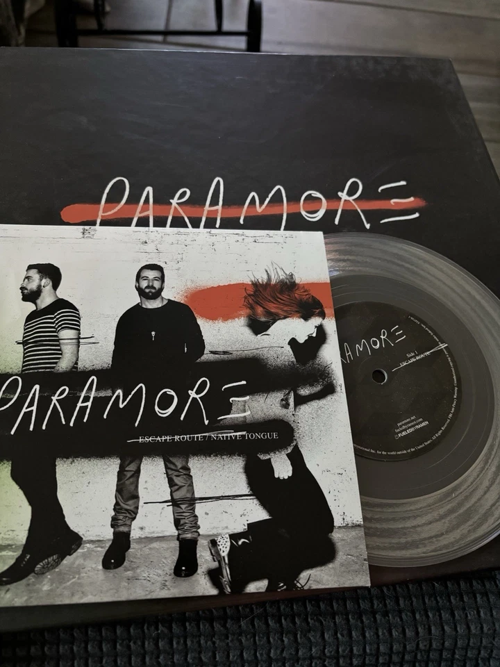 Paramore Self Titled 2013 Website Exclusive Vinyl Deluxe Edition - Image 3 of 4