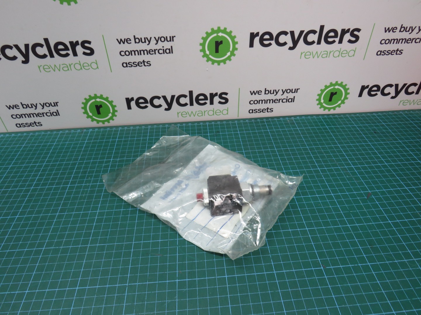 Electroválvula accionada por pioleta Brevini CRP0418NCAEL0