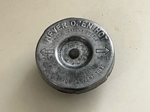 Original 1970-80 GM AC Delco RC33 Radiator Cap #6410665 - 15 Lb