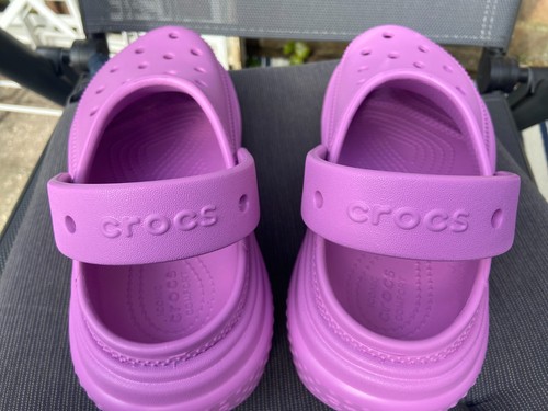 NUEVOS ZUECOS PLATAFORMA CROCS SANDALIA ZAPATOS TALLA UK 6. - Imagen 7 de 9