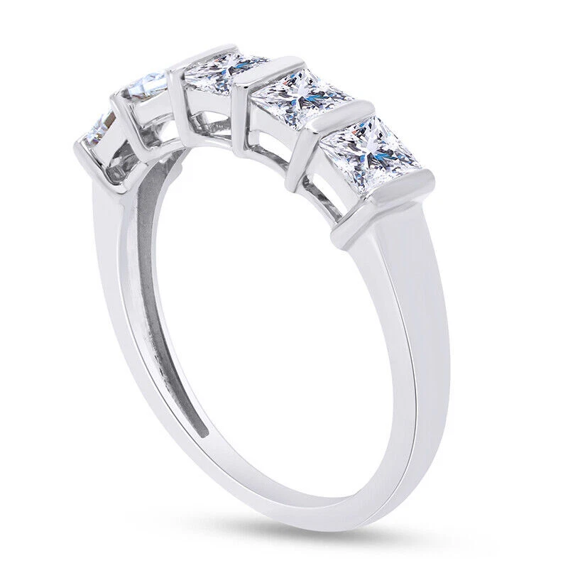 Alianza de boda cuadrada de cinco piedras de circonita cúbica simulada anillo de oro macizo de 10 quilates Foto 4 de 4