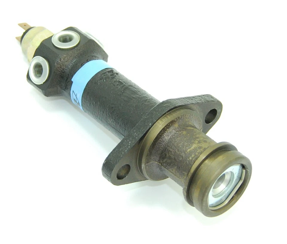 Cilindro maestro de freno para Volkswagen Type3 Fastback y Squareback 1966 solamente Foto 2 de 2