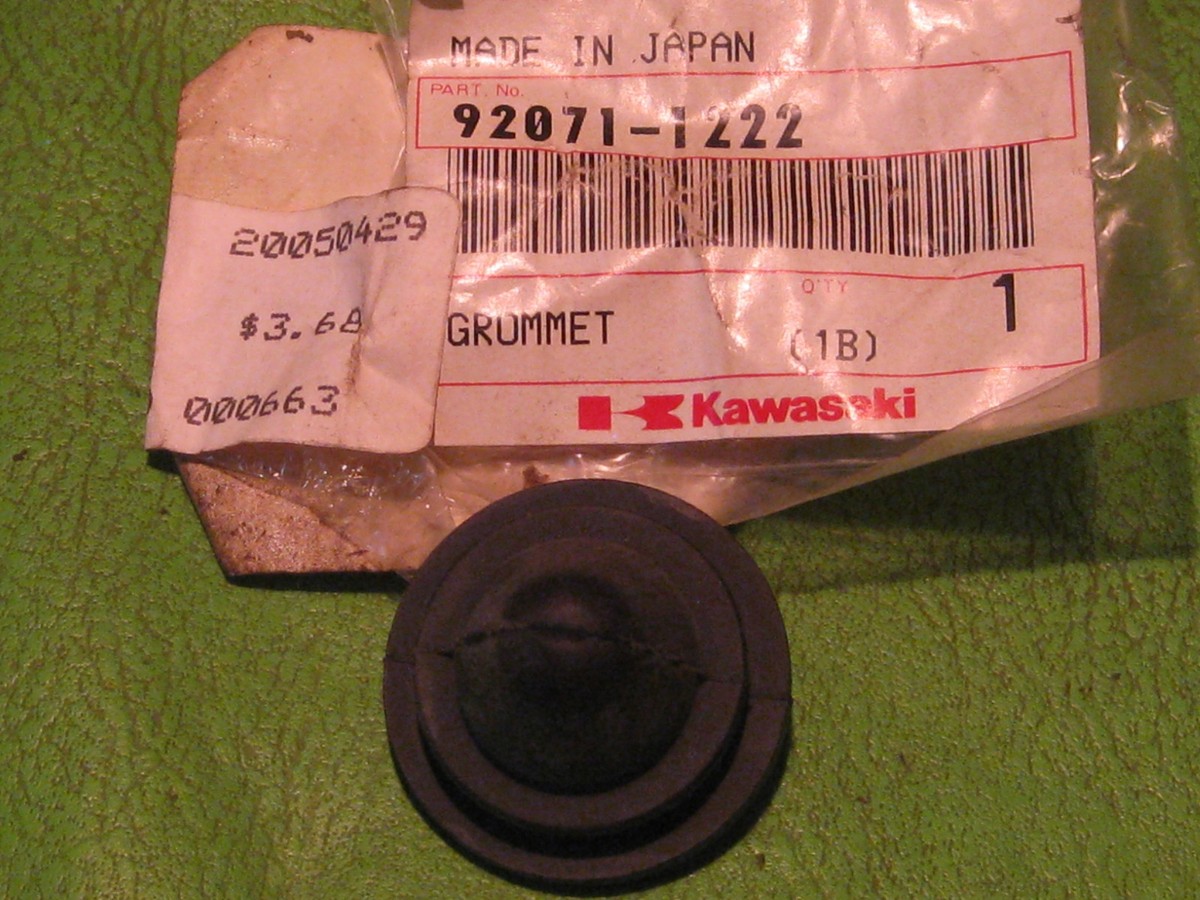 ぐみさん専用 KAWASAKI ZX600 ZX750 ZX900 AIR INTAKE DUCT RUBBER GROMMET OEM