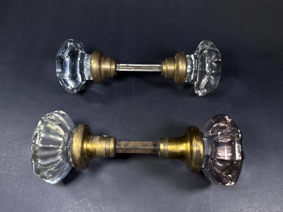 2 juegos antiguos de perillas de puerta de vidrio de cristal de 8 puntos - un extremo es amatista púrpura Foto 3 de 4